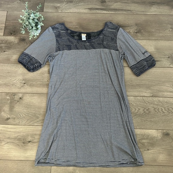 Billabong Dresses & Skirts - BILLABONG 100% Cotton Blue/White Striped Dress Size Large